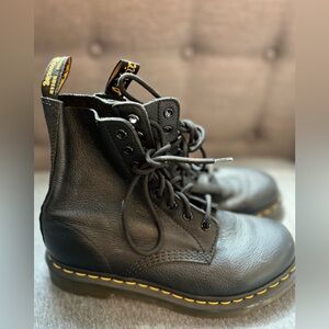 Dr Martens Pascal 1460 Virginia Leather Boots